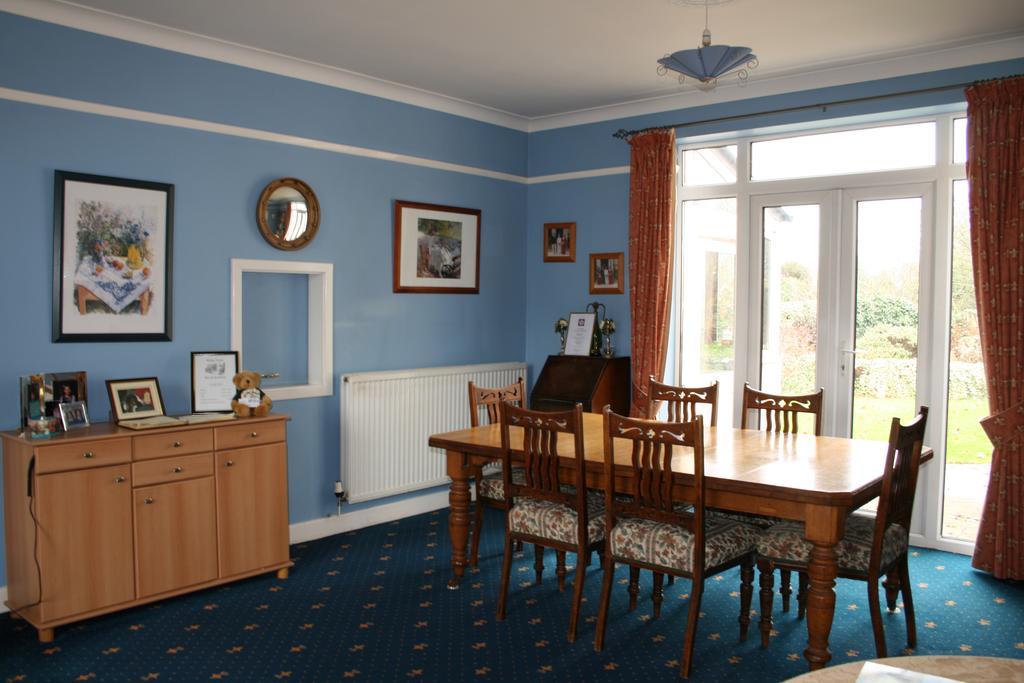 Bridge House B&B Cheltenham Exterior photo